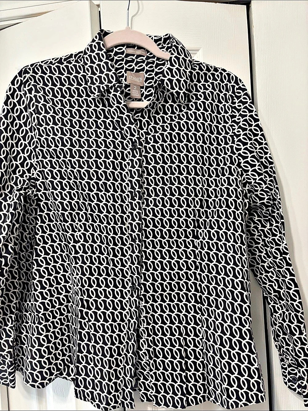 Chico's Geometric Button Down in Black & White Size 2 Like New